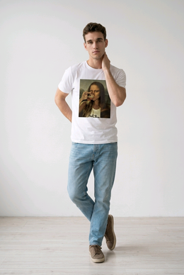 Mona Lisa Drinking Graphic T-Shirt – Funny Artistic Unisex Tee